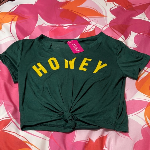 a'gaci Tops - Green honey crop top